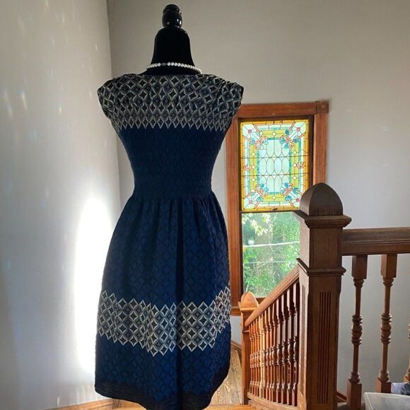 Max Studio Specialty Products Dress -- XS - Picture 3 of 5